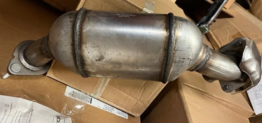 GM Catalytic Converter ASM 3 WAY CTLTC KIT # 12622974 QTY 1 REPLACES 25767362