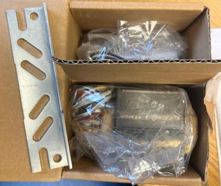 Advance #71A5570-001D 1-175W M57 Metal Halide 120/208/240/277V